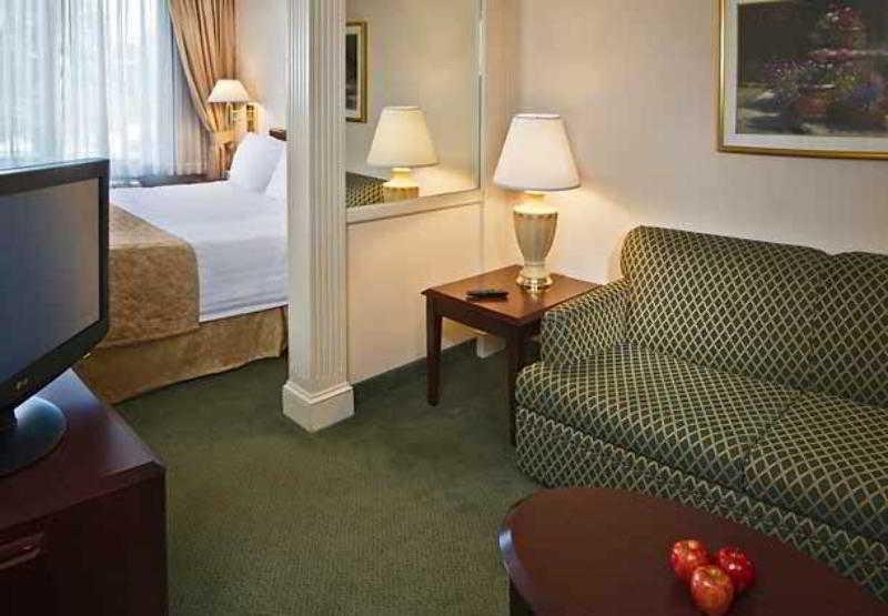 Springhill Suites By Marriott Philadelphia Willow Grove Oda fotoğraf